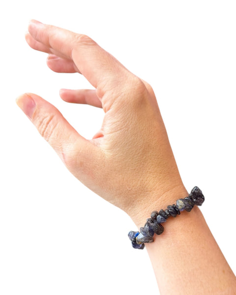 Iolite chip bracelet