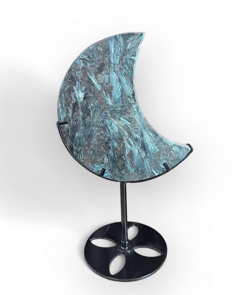 Arfvedsonite with garnet moon on stand