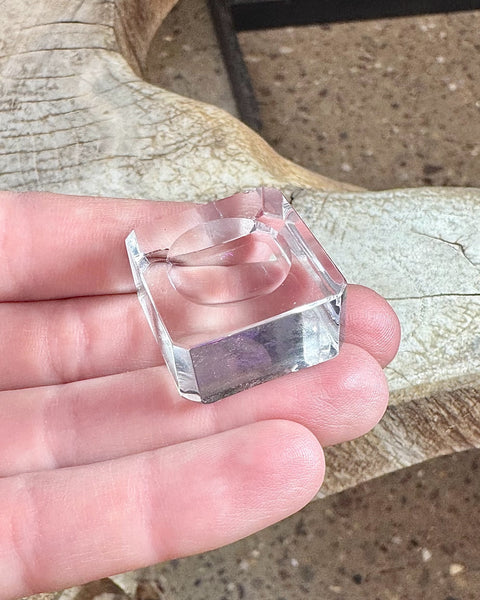 Glass sphere stand
