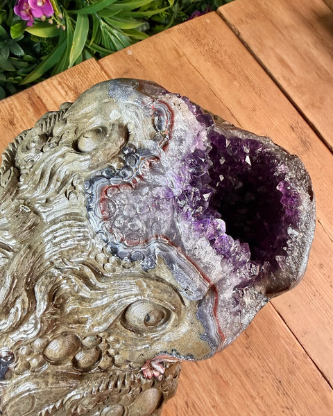 Amethyst money toad / frog carving