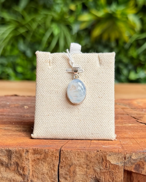 Moonstone pendants in sterling silver - Oval cut