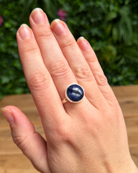 Sodalite ring in sterling silver - size P - round cut