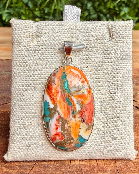 Spiny oyster mohave pendant with sterling silver