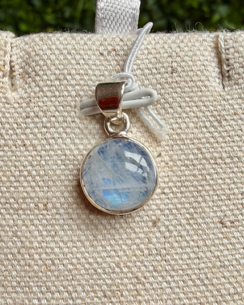 Moonstone pendants in sterling silver - Round cut