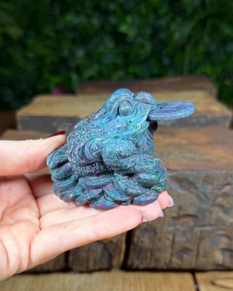 Ruby fuschite money toad frog carving