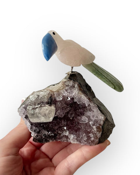 Carved bird on amethyst (4)