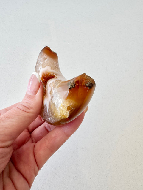 Agate moon (M3)