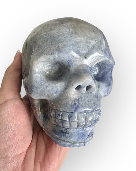 Sodalite skull