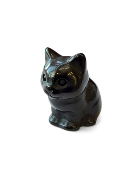 Mini sitting cat carving