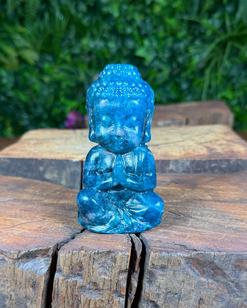 Apatite buddha carving