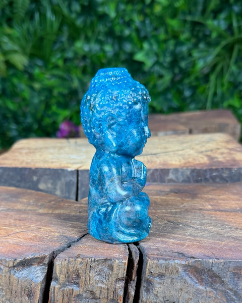 Apatite buddha carving