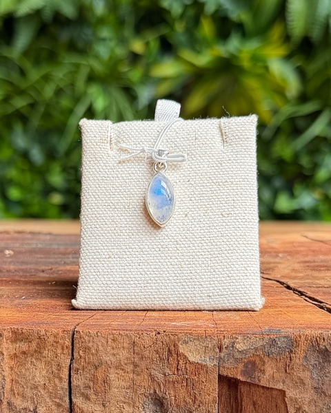 Moonstone pendants in sterling silver - Marquise cut