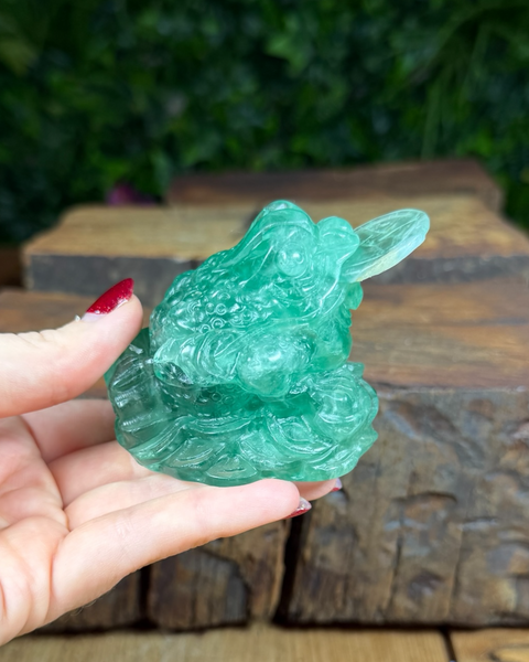Green fluorite money toad frog carving