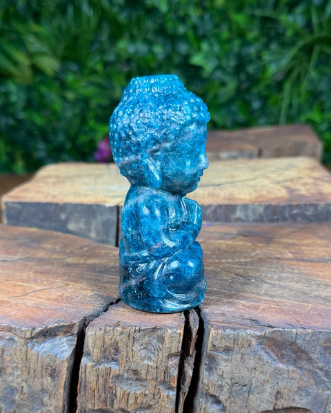 Apatite buddha carving