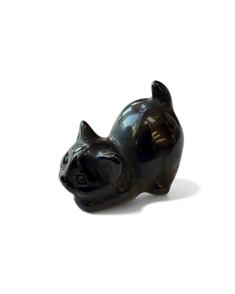 Mini ready to pounce cat carving