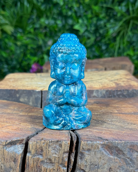 Apatite buddha carving
