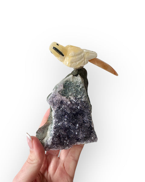 Carved bird on amethyst (2)