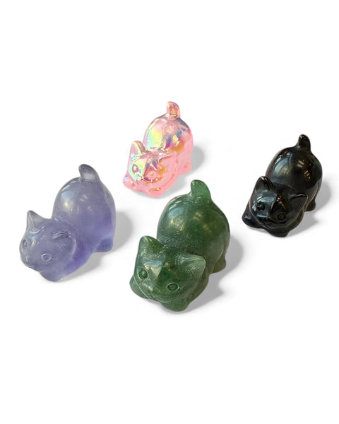 Mini ready to pounce cat carving