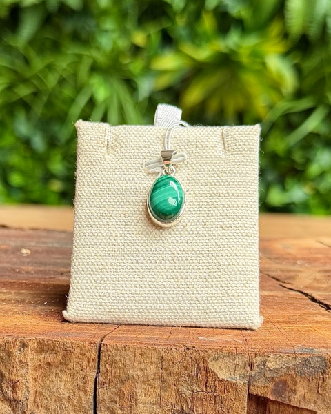 Malachite & sterling silver pendant - oval cut