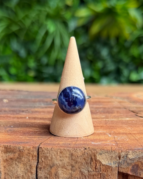 Sodalite ring in sterling silver - size P - round cut