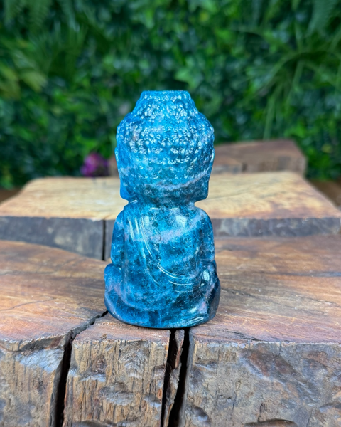 Apatite buddha carving