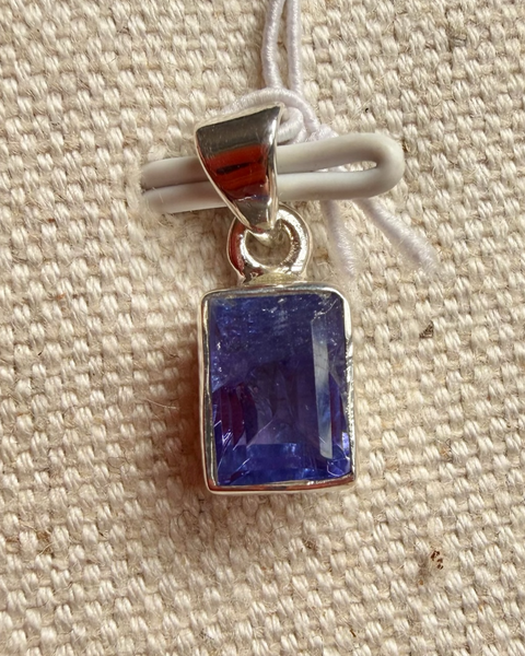Tanzanite pendant in sterling silver- rectangle cut