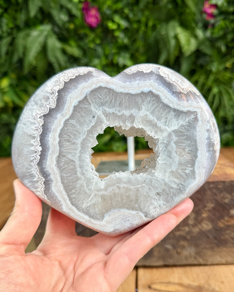 Agate heart on stand AGH24
