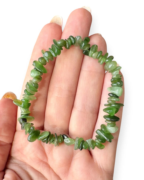 Green jade chip bracelet
