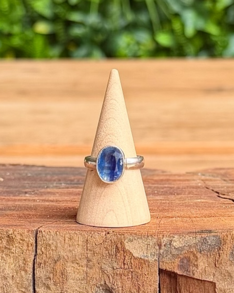 Faceted kyanite ring in sterling silver - size N