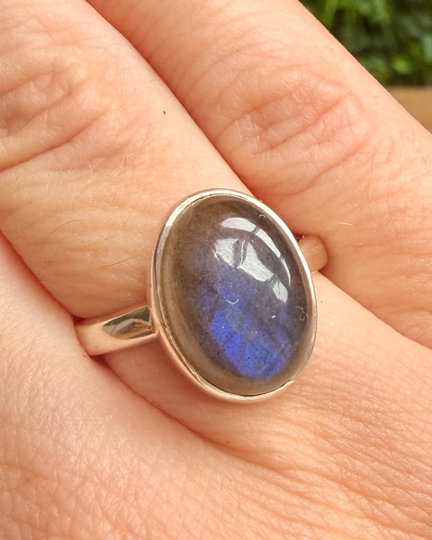 Labradorite ring in sterling silver - size O