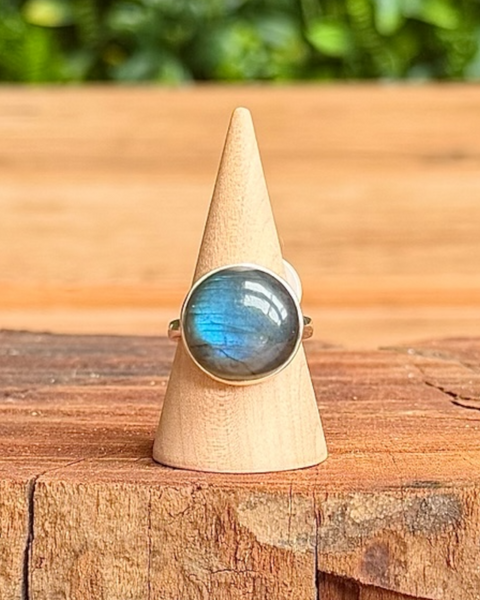 Labradorite ring in sterling silver - size O