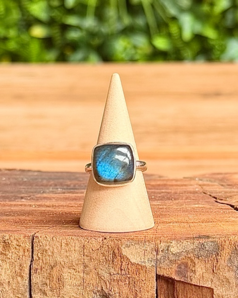 Labradorite ring in sterling silver - size N