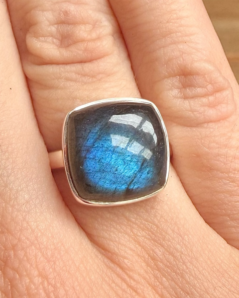 Labradorite ring in sterling silver - size N
