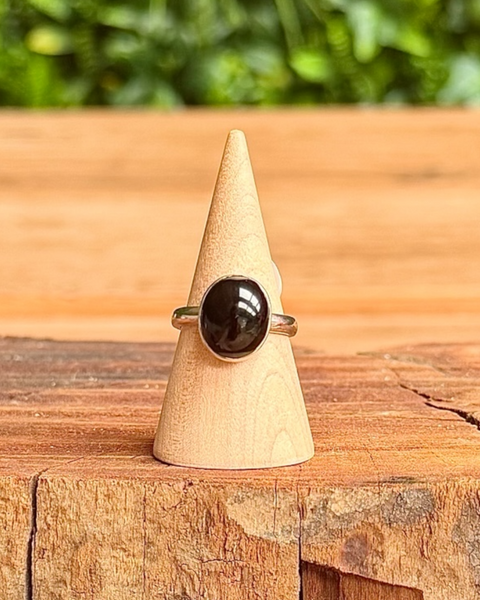 Whitby jet ring in sterling silver - size L