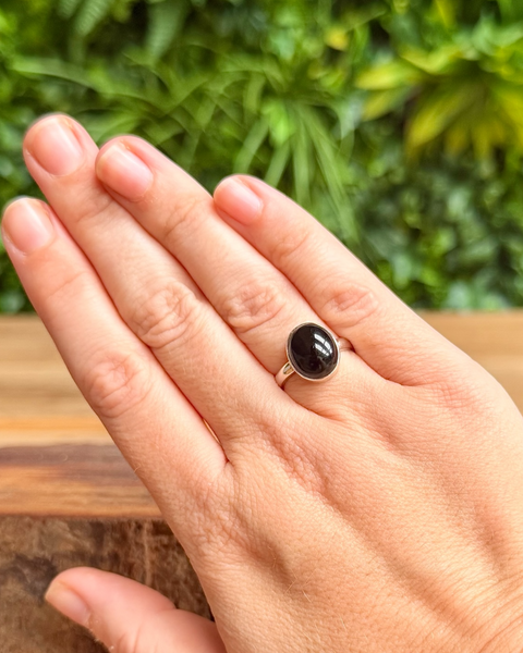 Whitby jet ring in sterling silver - size L