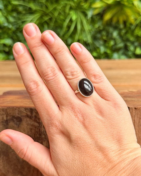 Whitby jet ring in sterling silver - size O