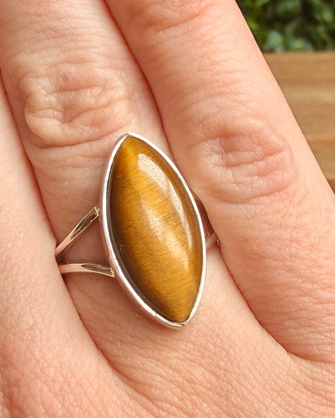 Tigers eye in sterling silver ring - size P