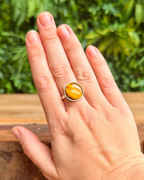 Tigers eye in sterling silver ring - size Q/R