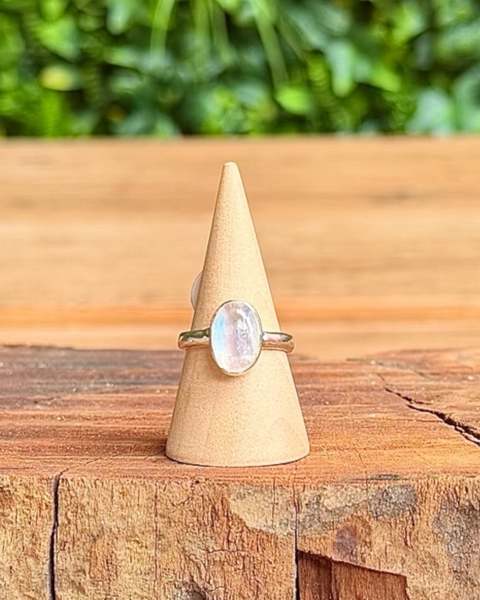 Moonstone ring in sterling silver - size M