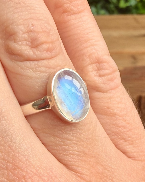 Moonstone ring in sterling silver - size M