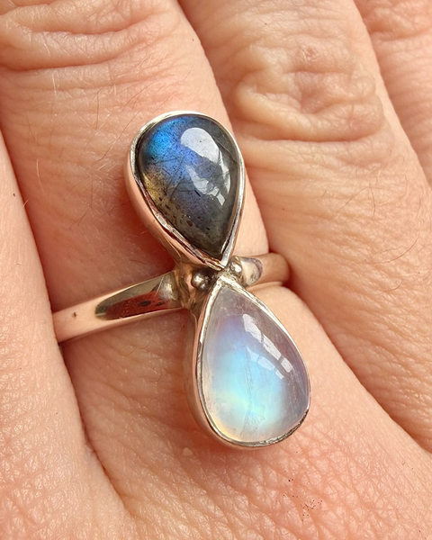 Labradorite & moonstone in sterling silver ring - size P