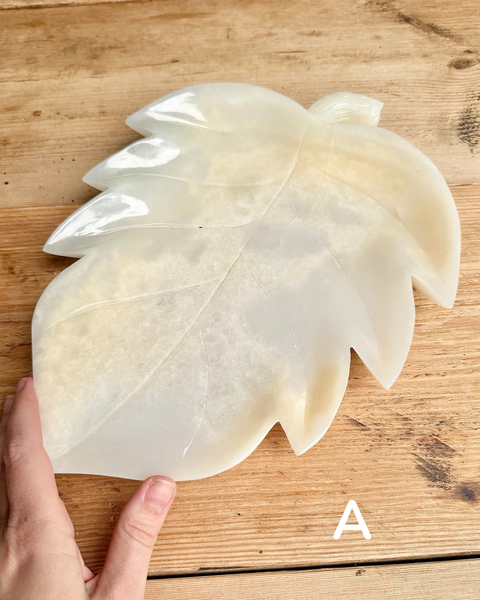 white jade leaf carving plate