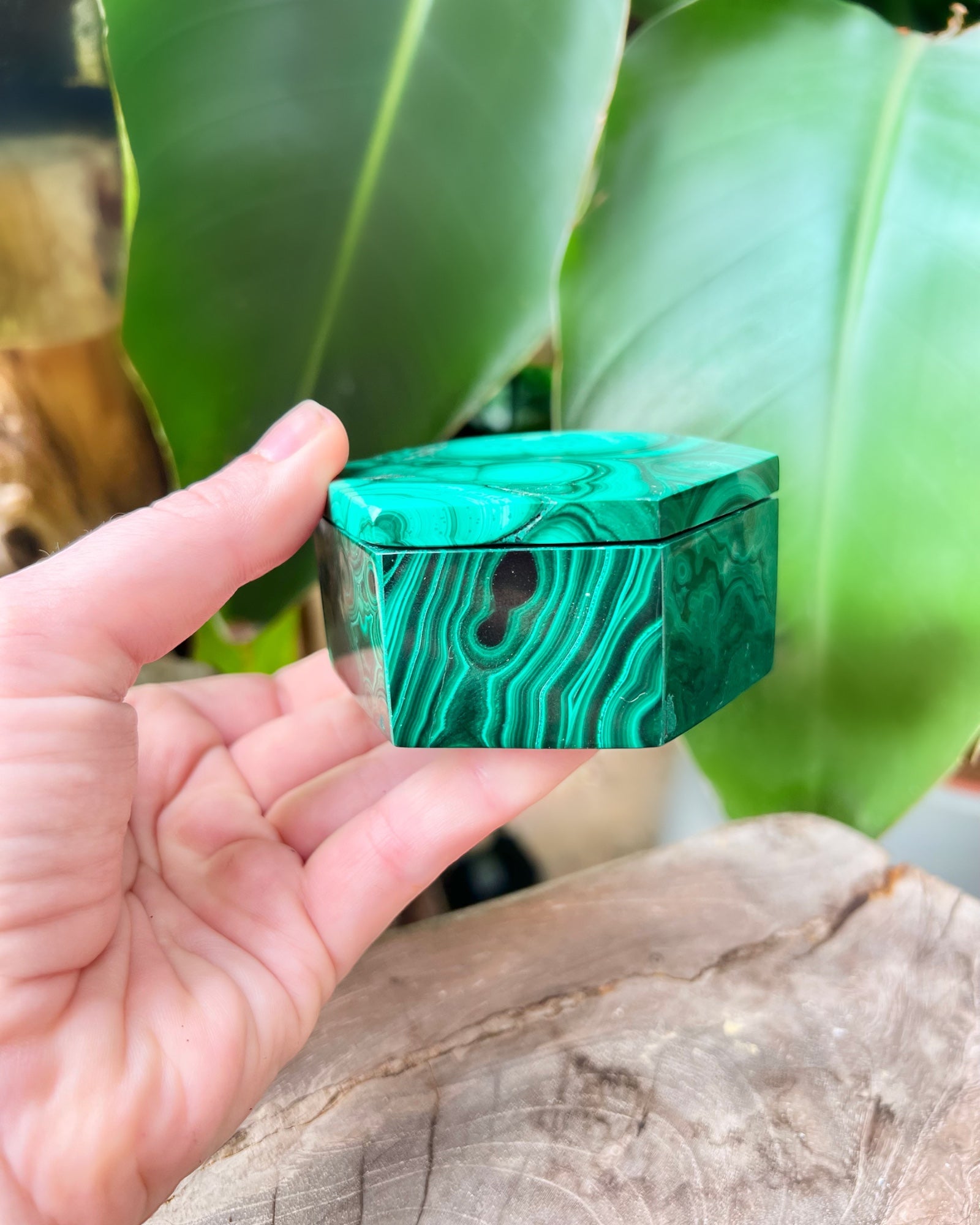 GREEN MALACHITE trinket box with store flying doves