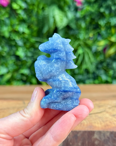 dumortierite horse carving